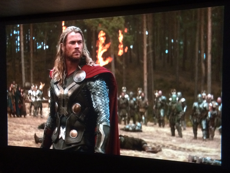 マイティ ソー ダーク ワールド 原題 Thor The Dark World ホームシアターと映画で 家キネマ